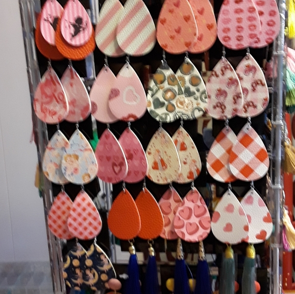 Earrings - Picture 1 of 8